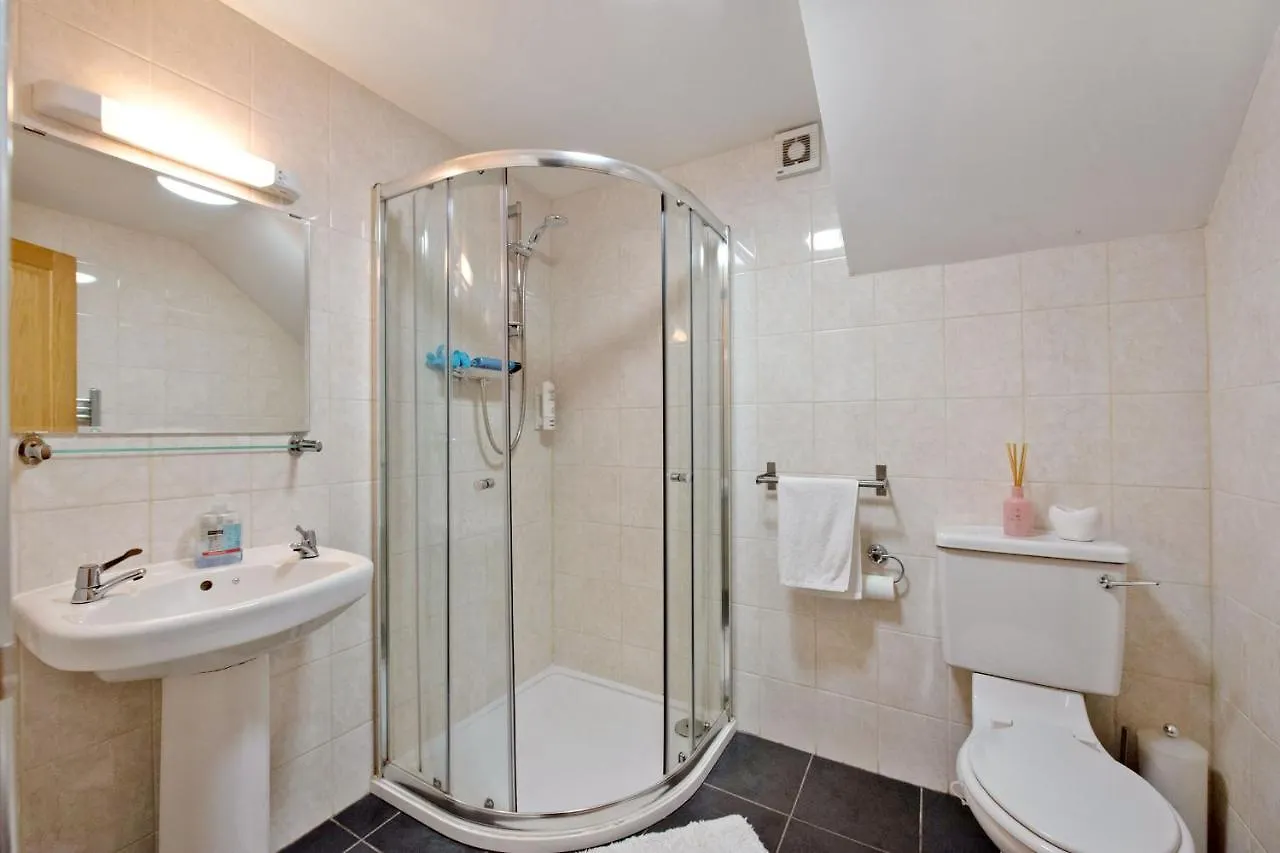 Shah Zaki Casa Bella Hotel Aberdeen 0*,